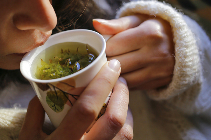 Dandelion tea helps ease many conditions