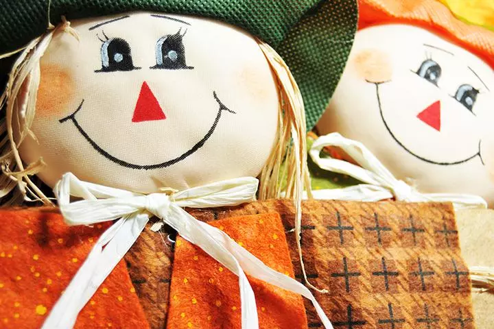 Dish towel scarecrow, Thanksgiving crafts for kids