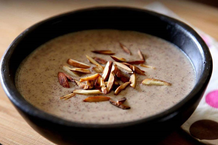Finger Millet (Ragi) And Sweet Potato Porridge lunch idea for toddlers