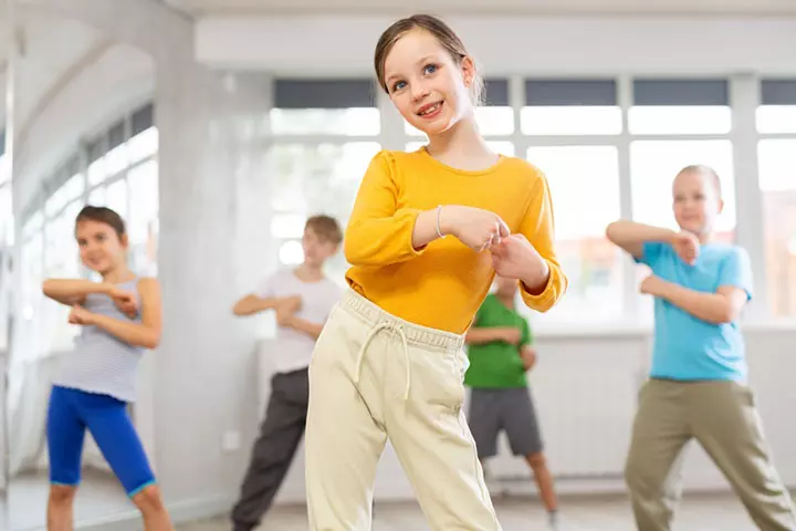 Freeze dance, a fun group game for kids