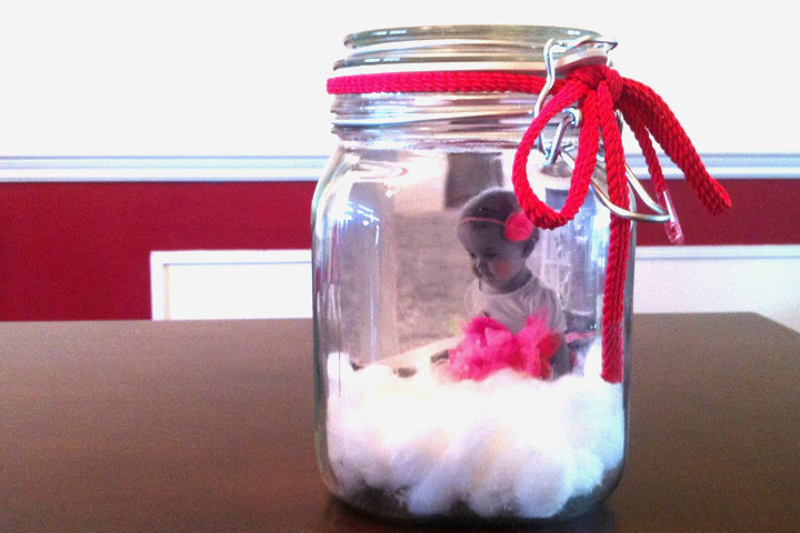 Photo memory jar Christmas craft for toddlers