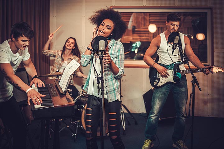 Organize a mini concert, New year eve teenage party ideas