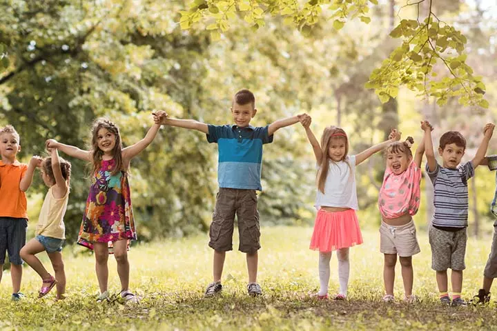 Snake in the gutter, a group game for kids