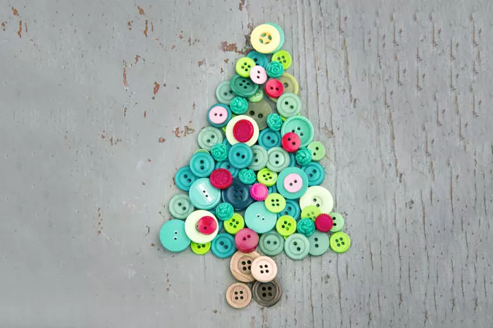 Button Tree Christmas craft for toddlers