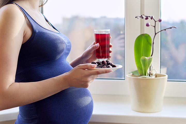 Blackberries promotes digestion during pregnancy
