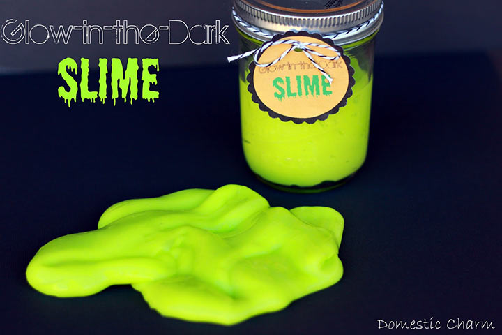 Glow in the dark slime as a Christmas gift for kids