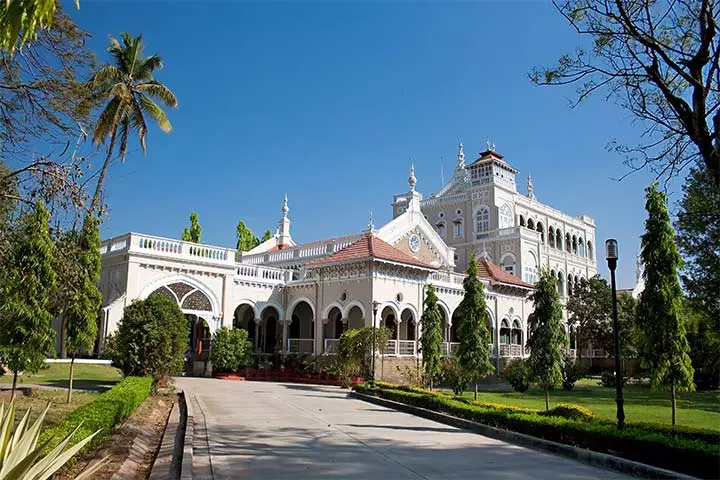 Aga Khan Palace Pictures - Pune Historical Place