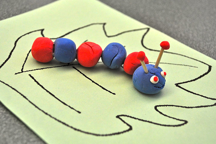Clay earthworm craft for preschoolers