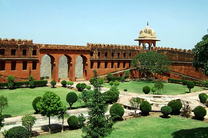 Jaigarh Fort, place to visit in Jaipur for kids