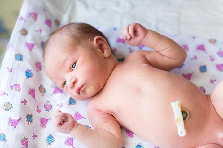 bathing a newborn with umbilical cord