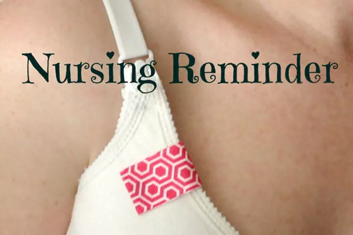 A nursing reminder tag enables women to keep track of what side she is on.