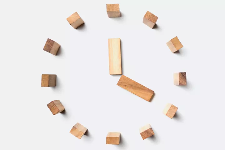 Wooden pieces clock crafts for kids