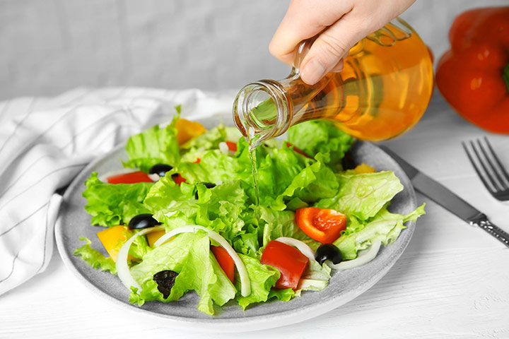 Salad and apple cider vinegar while breastfeeding
