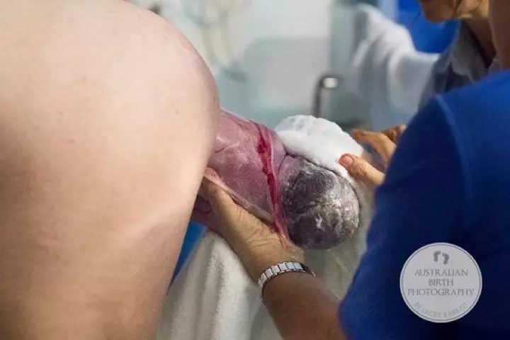 Birth photographer Lacey Barratt