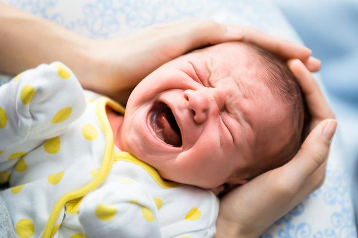 baby having colic