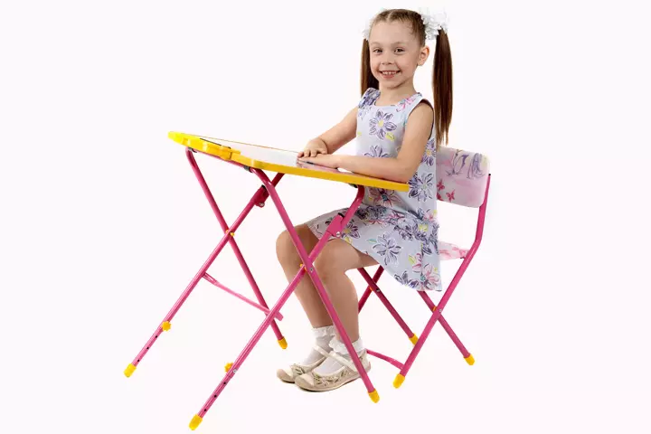 Foldable plastic study table idea for kids