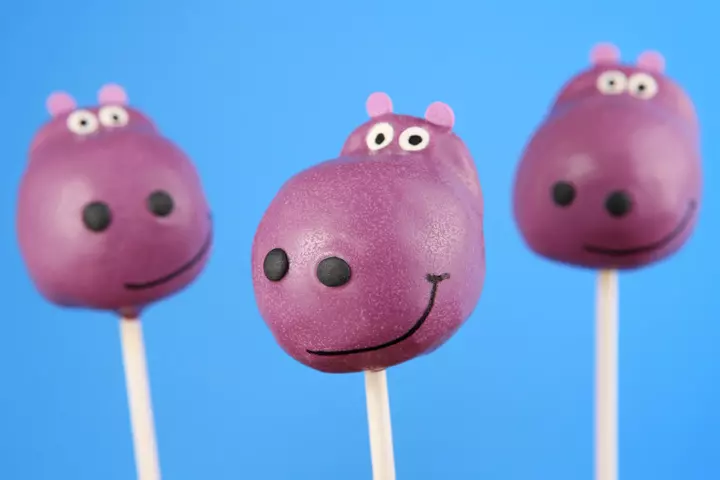 Cake pops hippo craft for preschoolers