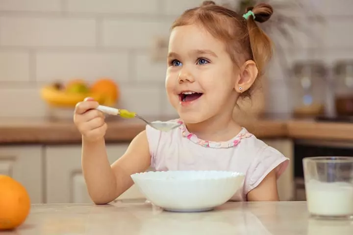 Rice, toast, and curd help manage dehydration and diarrhea in children