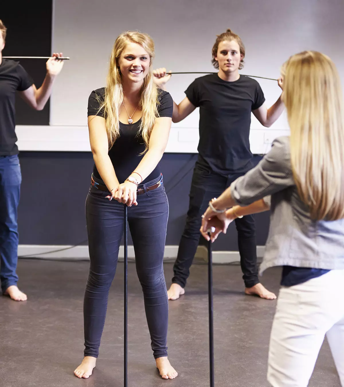 16 Engrossing Drama And Improv Games For Teens
