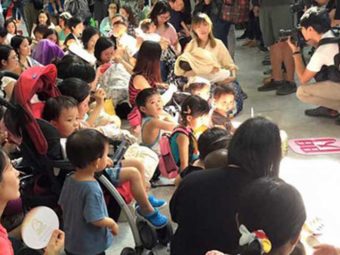 Breastfeeding Moms Flash Mob At Hong Kong Train Station