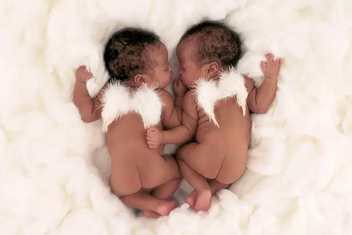 Love at the tiny angels and the furry wings. Adorable!