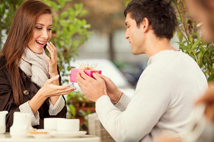 16 Charming Romantic Ways To Give Birthday Surprise To Your Wife