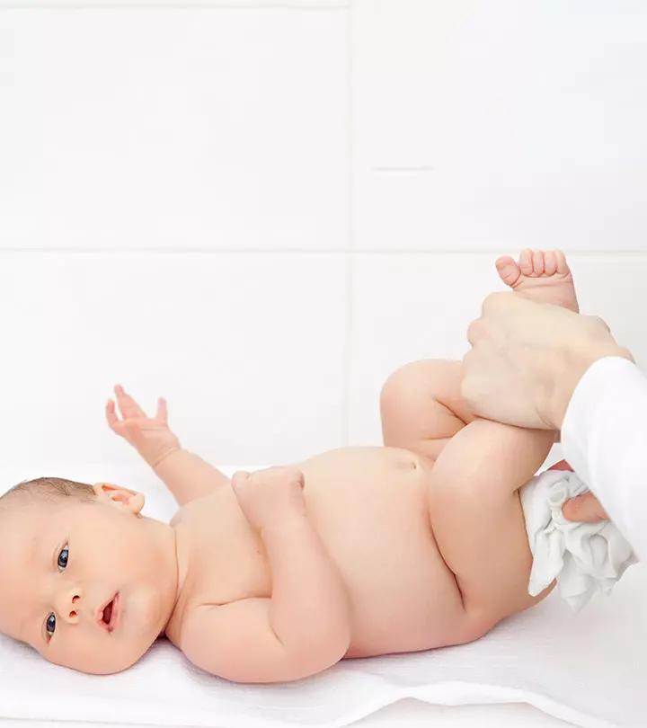 Baby-Poop--How-It-Differs-Between-Breastfed-And-Formula-fed-Diets