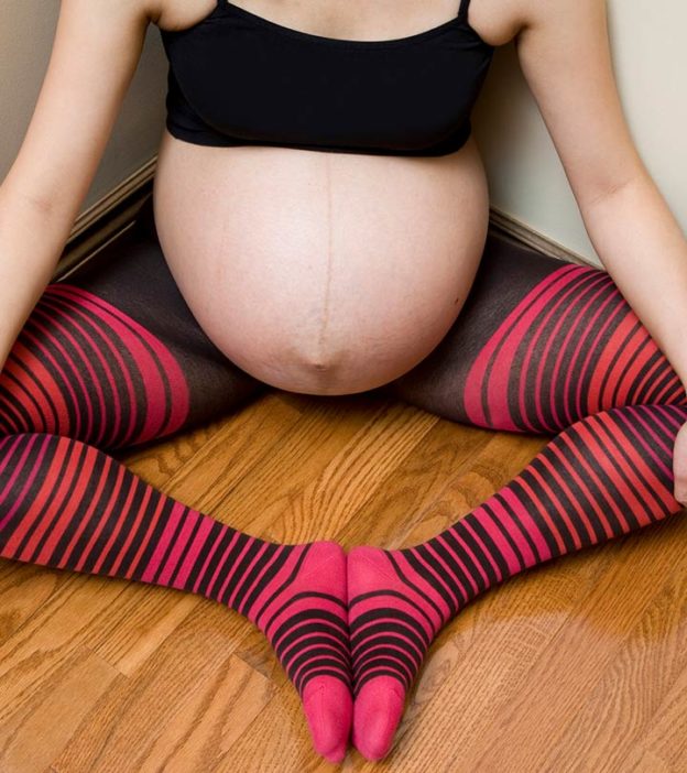 10 Things Every Pregnant Woman Does When She's Finally Alone