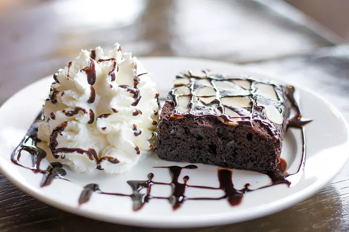 Blue velvet oreo truffle brownie bars for baby shower desserts