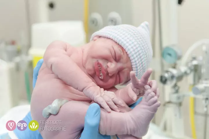 This is how a baby fits in mothers womb