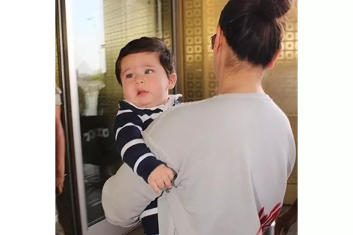 Kareena Kapoor Is Every Mom Trying To Deal With Her Baby11
