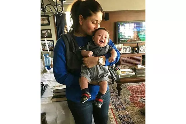 Kareena Kapoor Is Every Mom Trying To Deal With Her Baby8