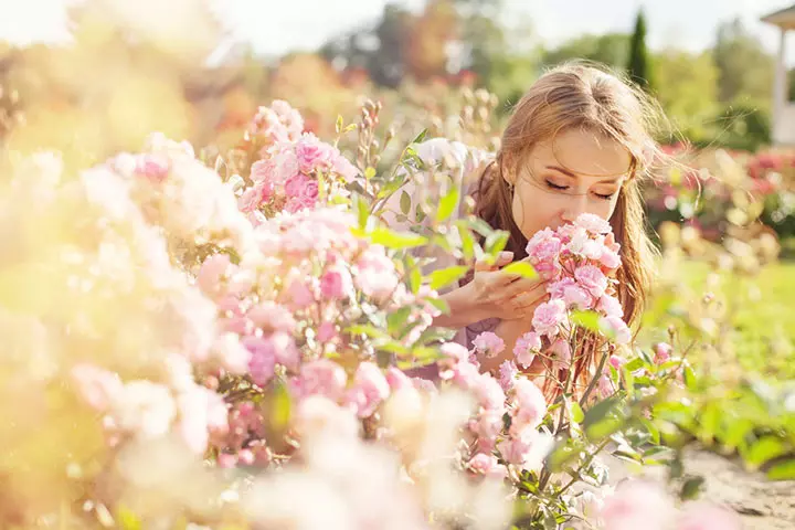 Women can identify colors and smell better