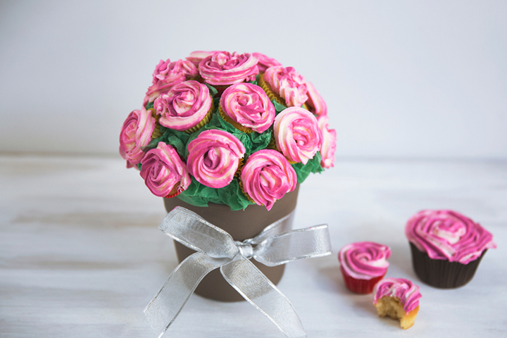 Cupcake bouquet, baby shower centerpiece