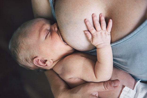 Painful Nipples When Breastfeeding? Here’s What You Should Do