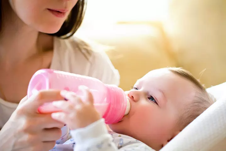 Feed The Baby With Formula Milk