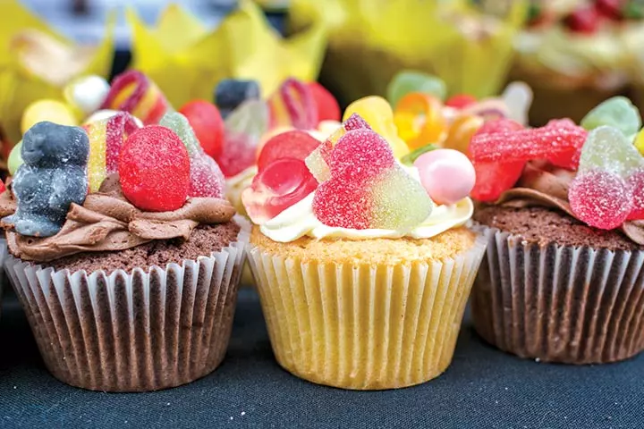 Cupcakes as baby shower prizes for guests