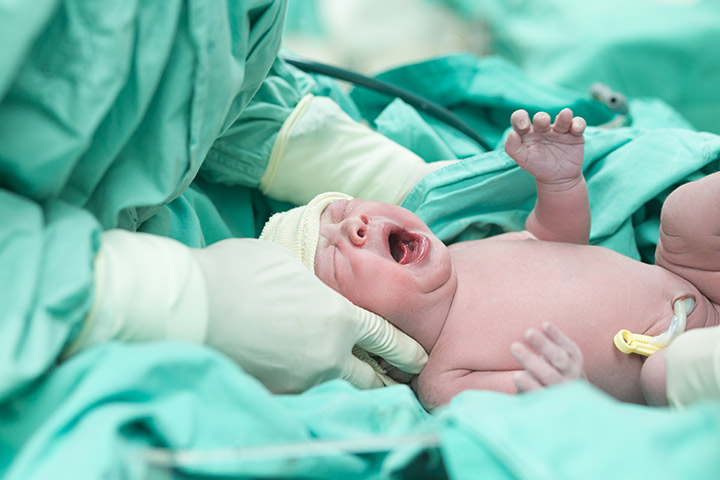 Here's Why Pooping During Childbirth Is Actually A Good Thing1