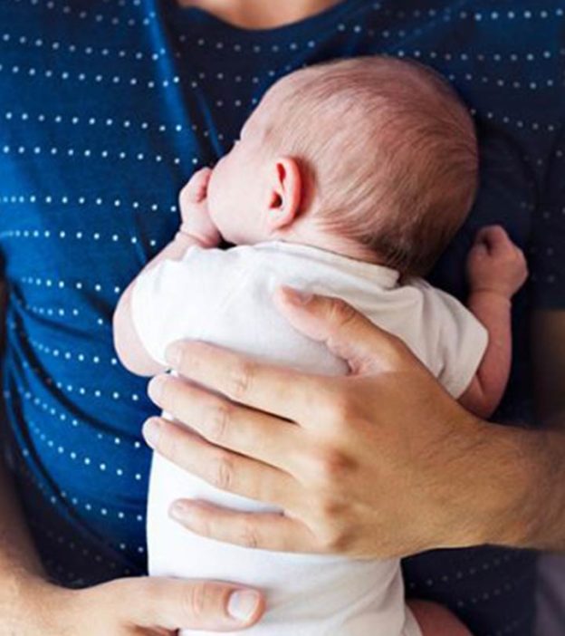 20 Heart-Melting Photos Of Dads Meeting Their Babies