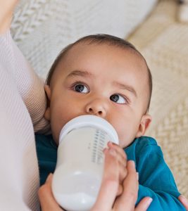 What Is Paced Bottle Feeding? Its Benefits & Ways To Do It