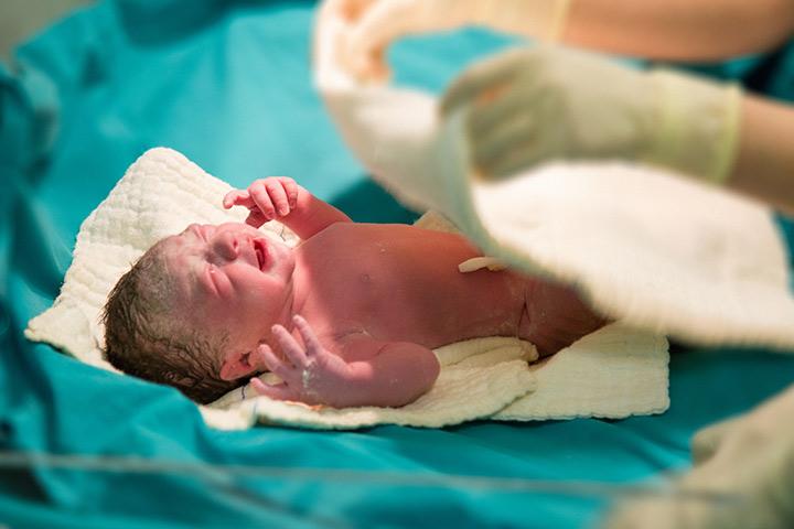5 Things Unborn Babies Feel During A C-Section (And 2 They Don't) 5 Things Unborn Babies Feel During A C-Section (And 2 They Don't)