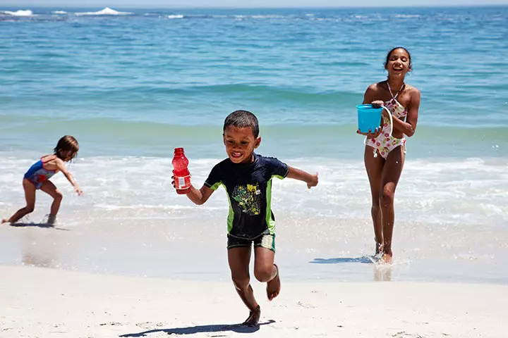 Beach relay beach game and activity for kids