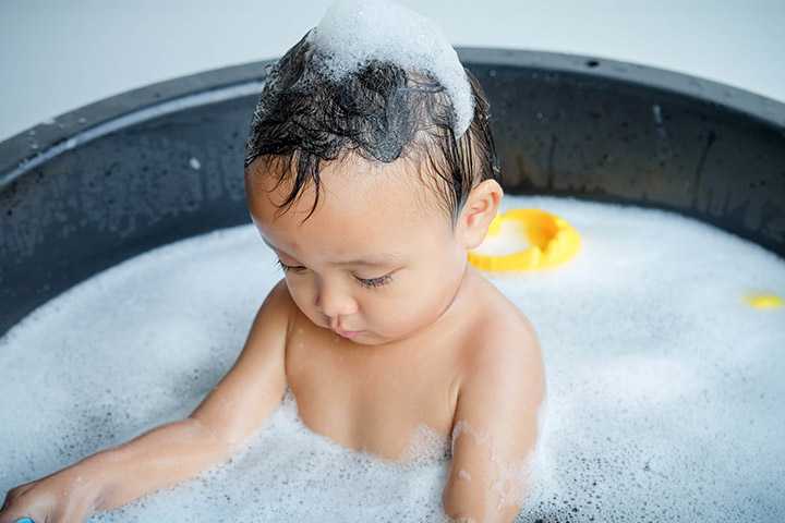 Put Your Newborn In Tub Carefully