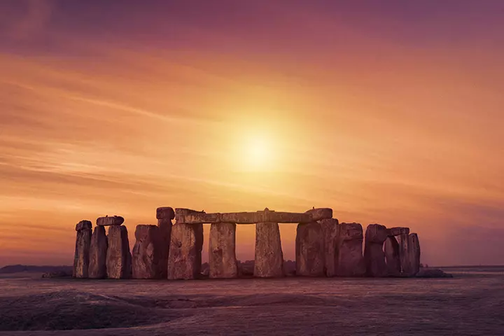 Relation of Stonehenge and sun facts for kids