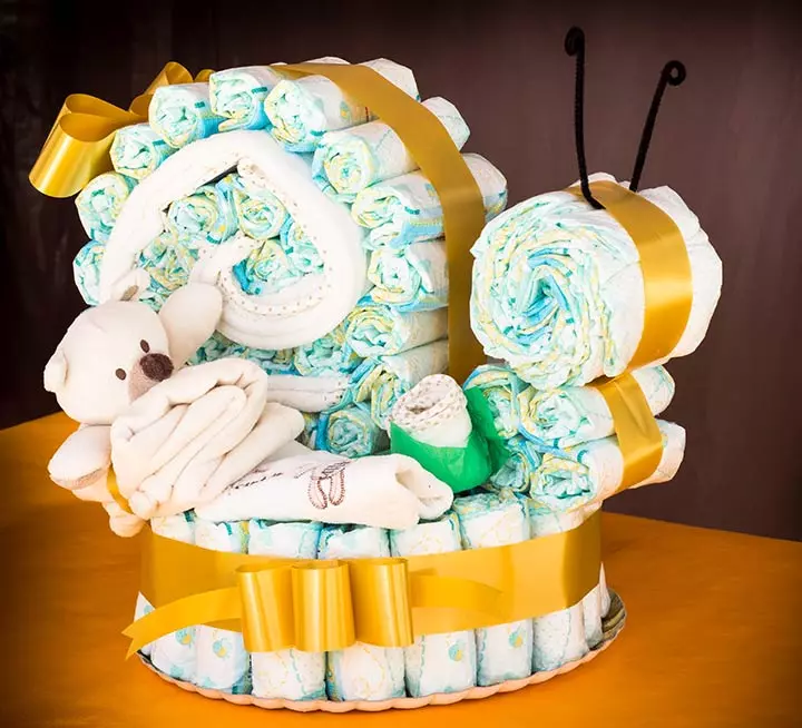Snail-shaped diaper cake ideas