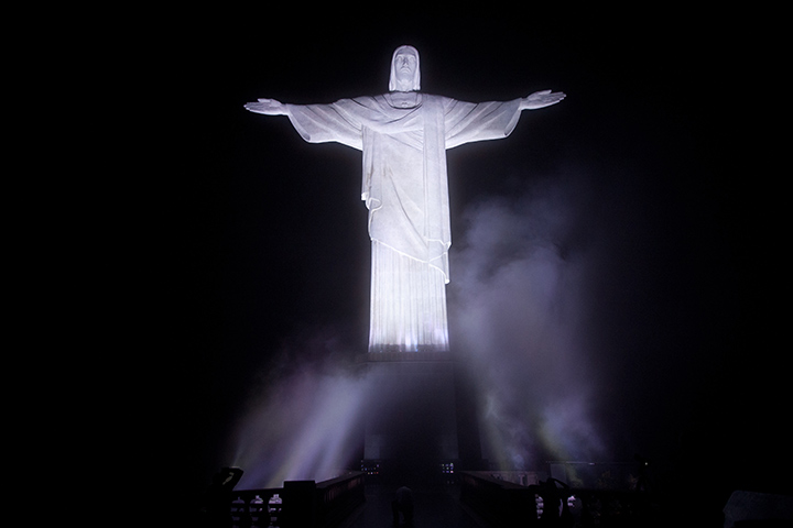 Lit with 300 energy-efficient LED lights every night, facts about Christ the Redeemer