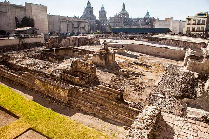 Human sacrifices at temple, Aztec facts for kids
