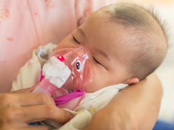 शिशुओं और बच्चों में निमोनिया के लक्षण । Bacho Ko Pneumonia Ka Ilaj