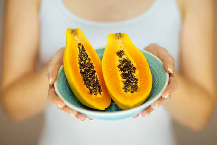 Eating Papayas Can Cause Miscarriage