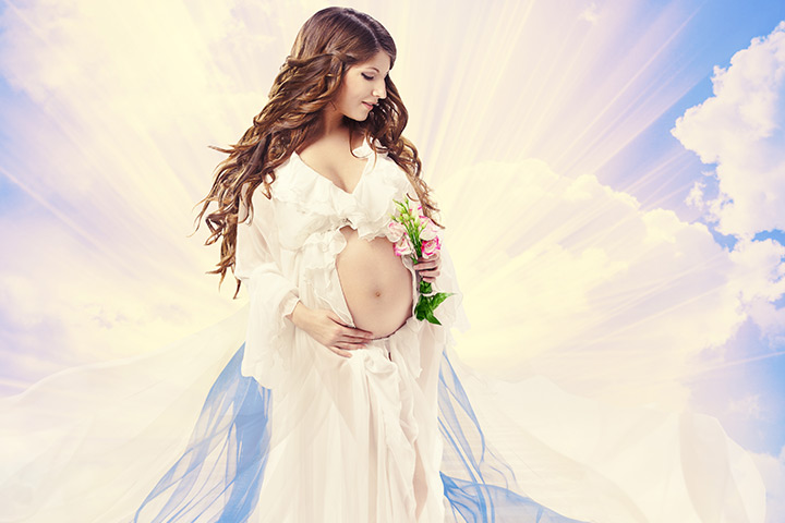 Exquisite backdrop maternity photoshoot idea